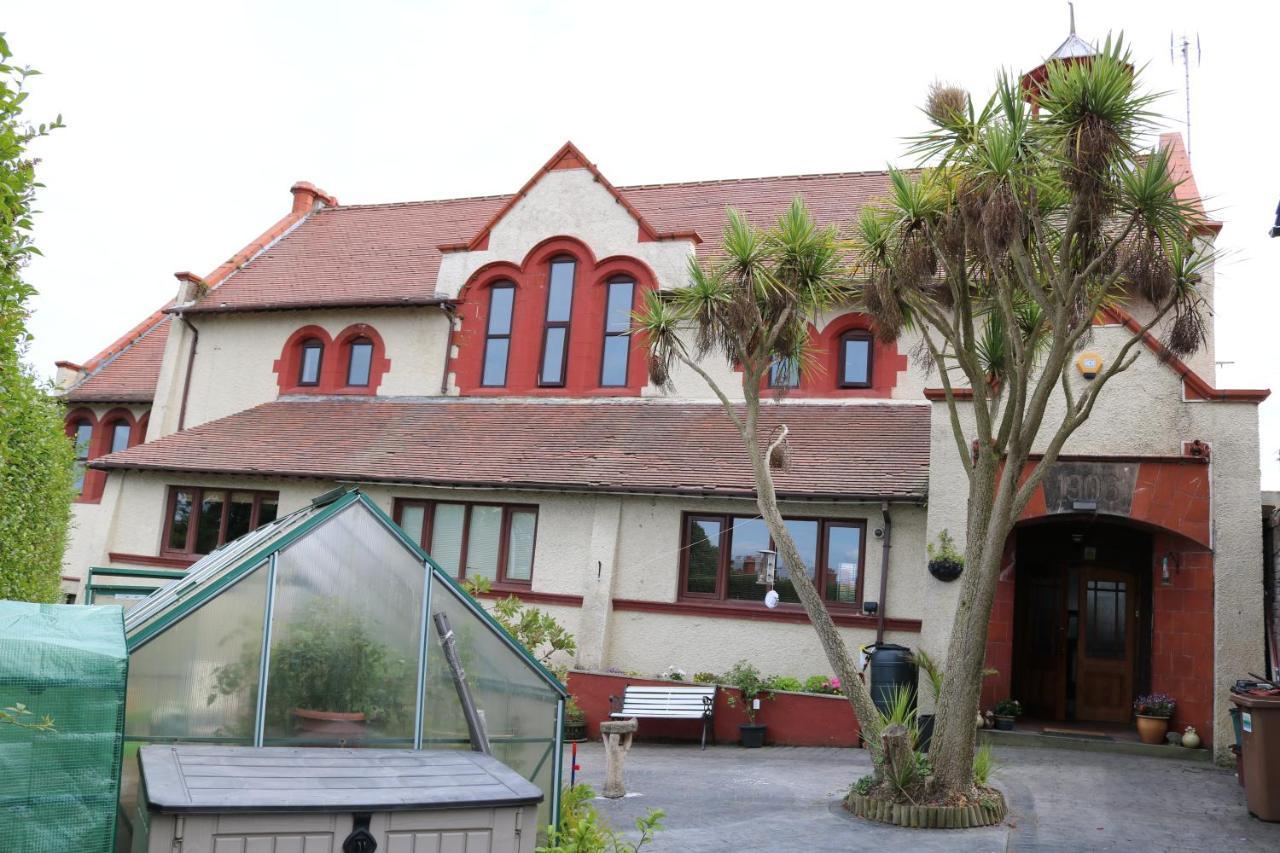 Victoria House Hotel Barrow-in-Furness Exterior foto